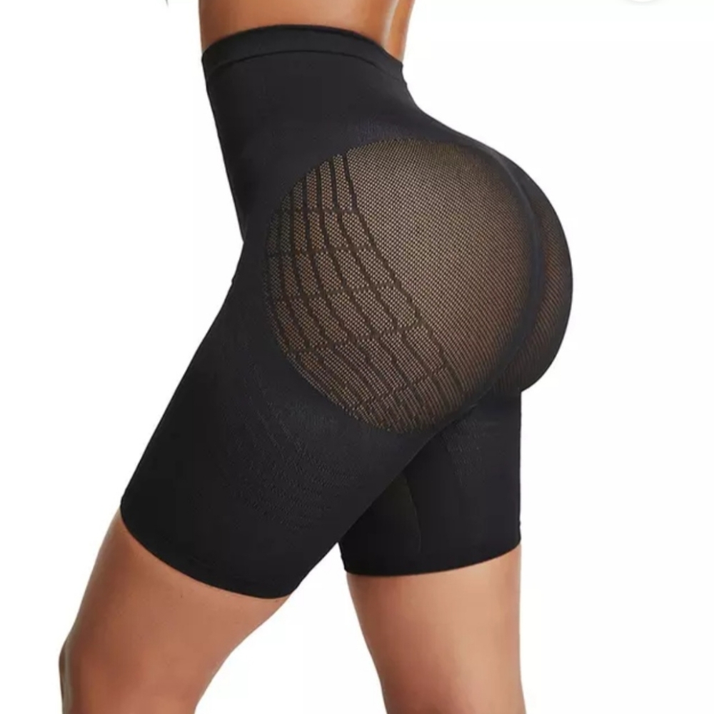 Seamless butt shaping shorts